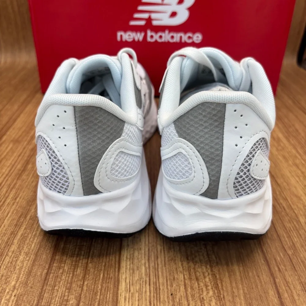 New Balance Fresh Foam Arishi v4 Tiralux Women 10 White Grey WARISTT4 Run NEW